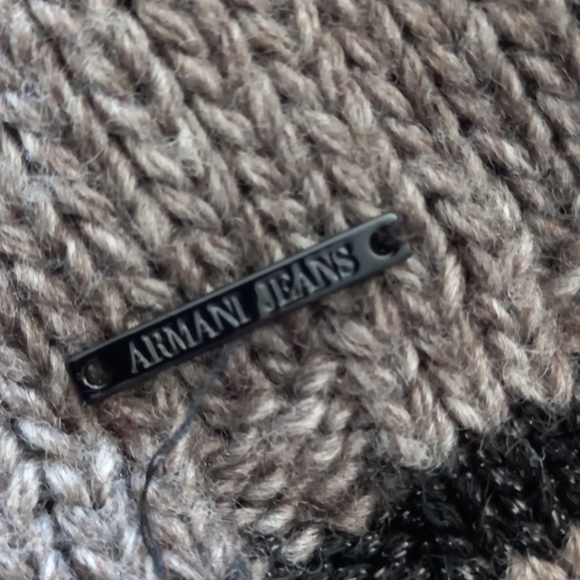 Armani Jeans wool acrylic sweater. - Picture 4 of 12